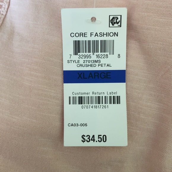 Beautiful Women’s bell sleeves top - Picture 9 of 10